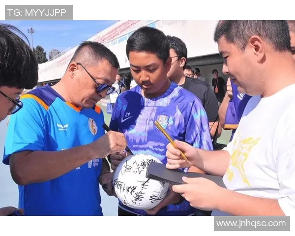 以踢足球为公益事业助力的球星们共同传递爱与希望 以踢足球为公益事业助力的球星们共同传递爱与希望