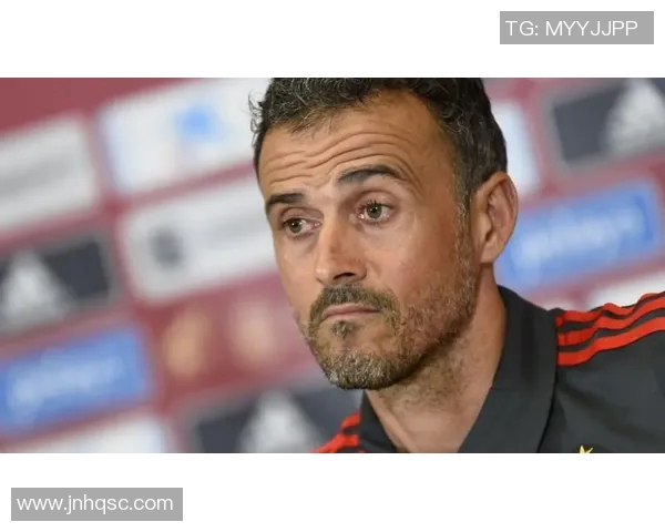 恩尼斯·阿尔巴、恩里克等足球明星的成长历程与成就探索