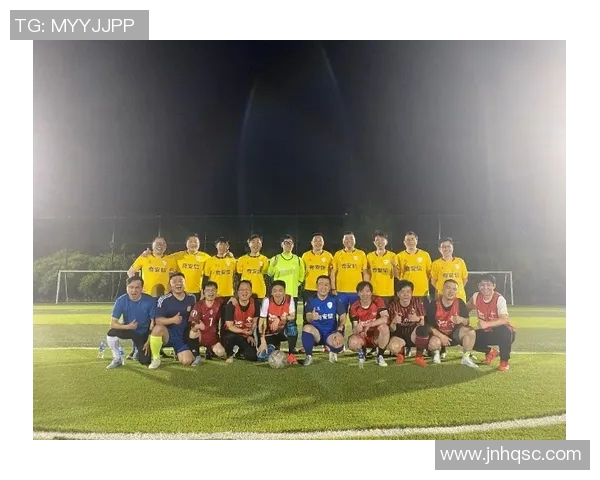 足球天才迪克崛起之路 从青涩少年到世界级球星的成长故事