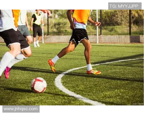 足球球星健身训练揭秘全面解析力量速度与体能提升秘诀