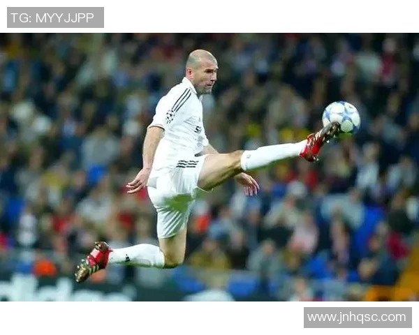 足球历史五十位传奇球星解析与他们的辉煌成就全面回顾 足球历史五十位传奇球星解析与他们的辉煌成就全面回顾